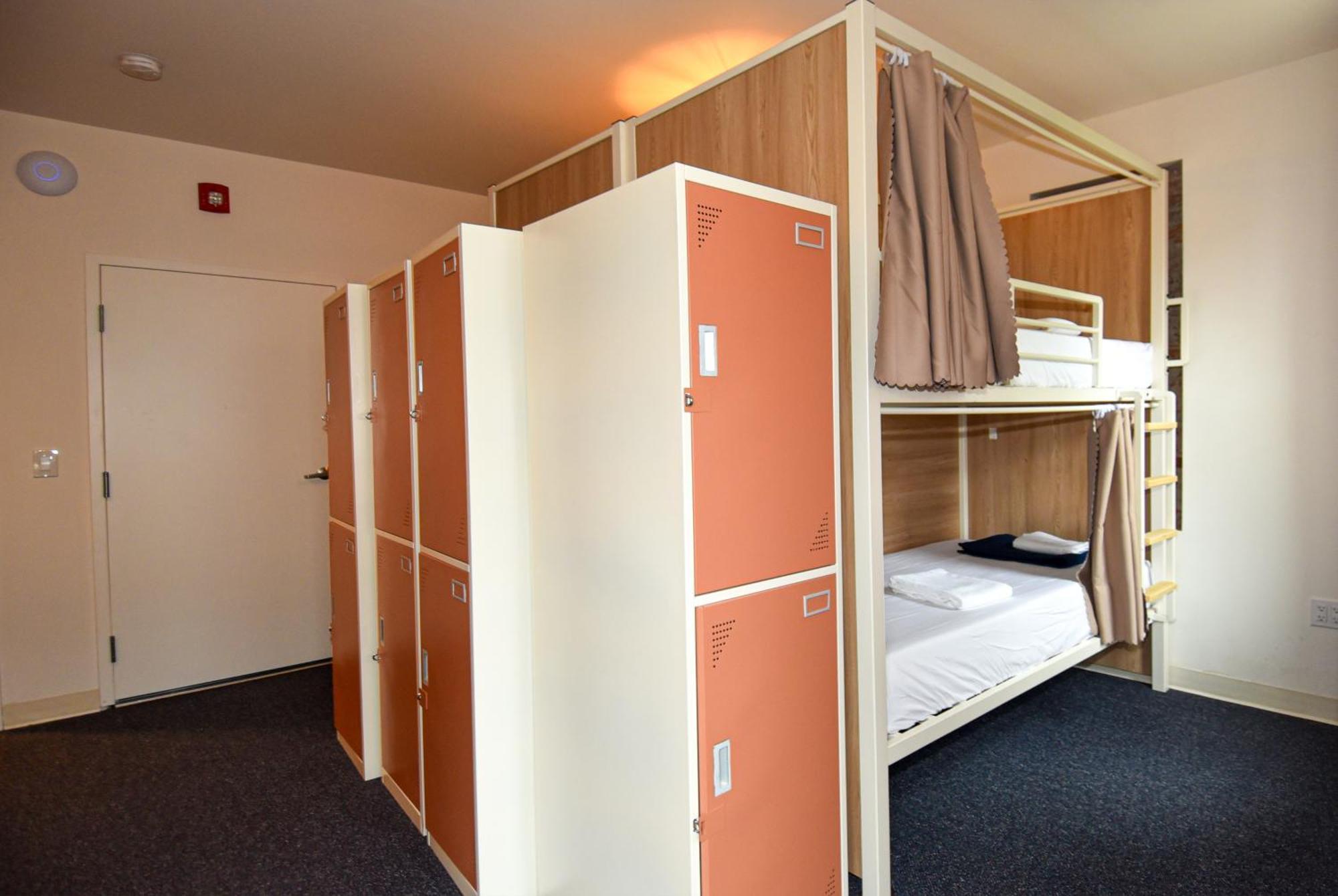 Caravan Hostel Dc 华盛顿哥伦比亚 外观 照片