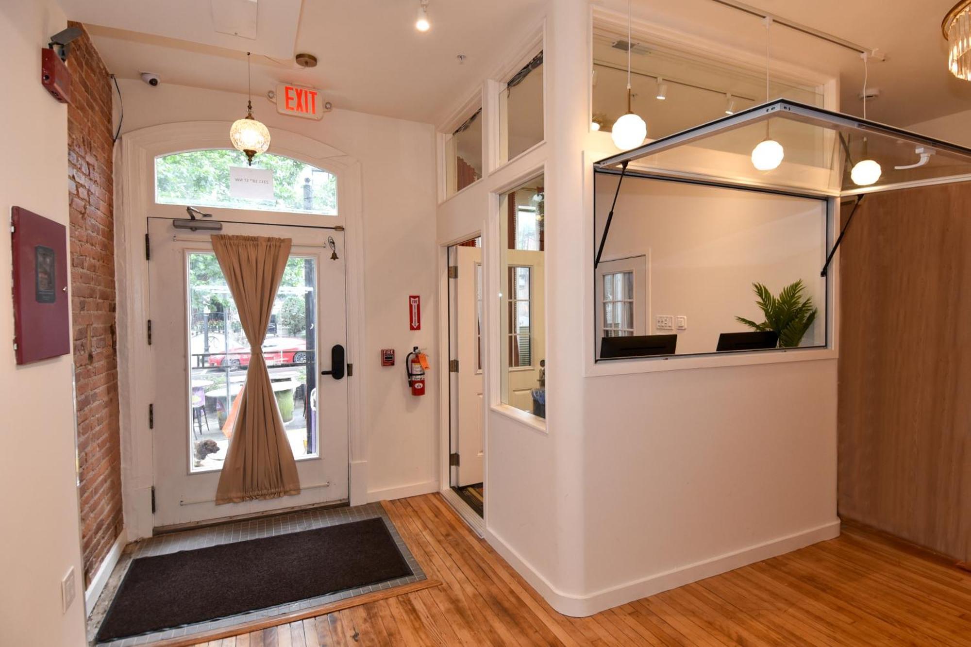 Caravan Hostel Dc 华盛顿哥伦比亚 外观 照片